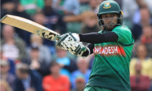 Shakib Bat Returns Tk 2 Million from a Facebook Auction