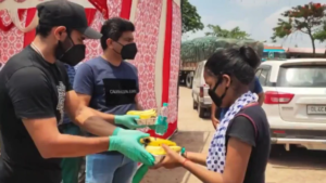 India pacer Mohammed Shami helps needy, distributes food and masks to migrants in Uttar Pradesh